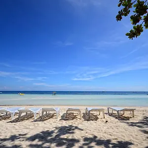 dumaluan-beach-resort.hotelspanglao.com/