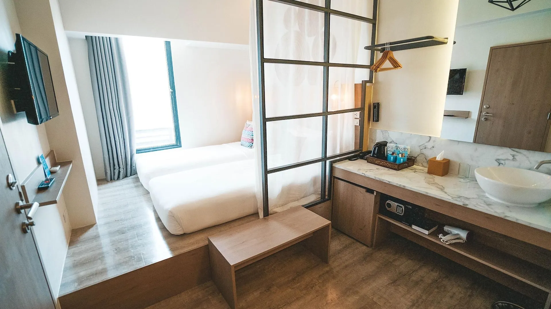 Lub D Philippines Makati - Central Makati, Near Nightlife Makati City